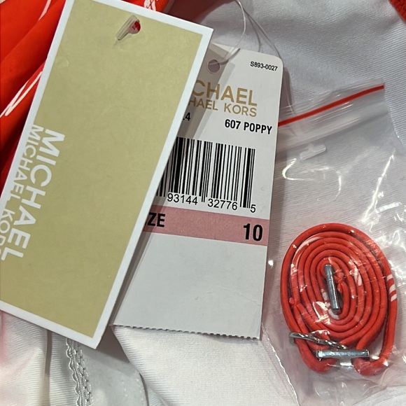 Michael Kors Signature Feather One Piece - Picture 11 of 16